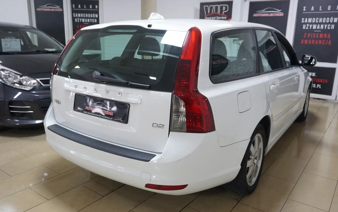 Volvo V50 cena 17900 przebieg: 213000, rok produkcji 2011 z Gryfice małe 562